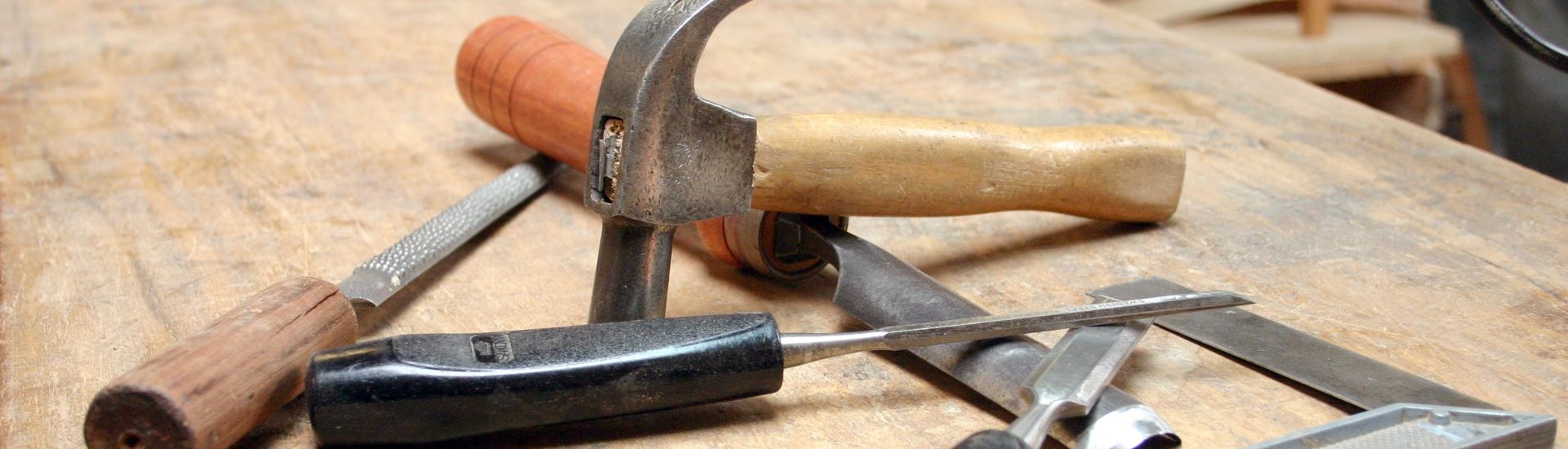 Een timmerbedrijf met machinale werkplaats
